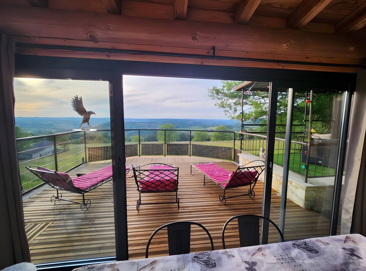 Chalet de rêve en rondins avec spa et cuisine d'été in Montmurat, Région d'Aurillac