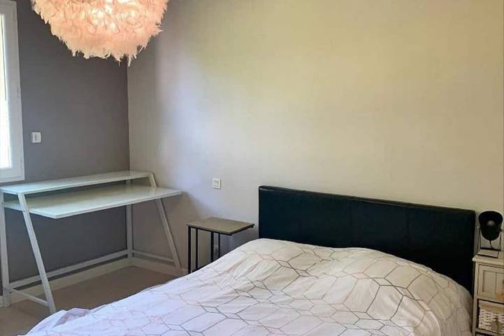 Location de vacances pour 8 personnes, avec terrasse ainsi que jacuzzi et jardin à Carignan-de-Bordeaux - 4