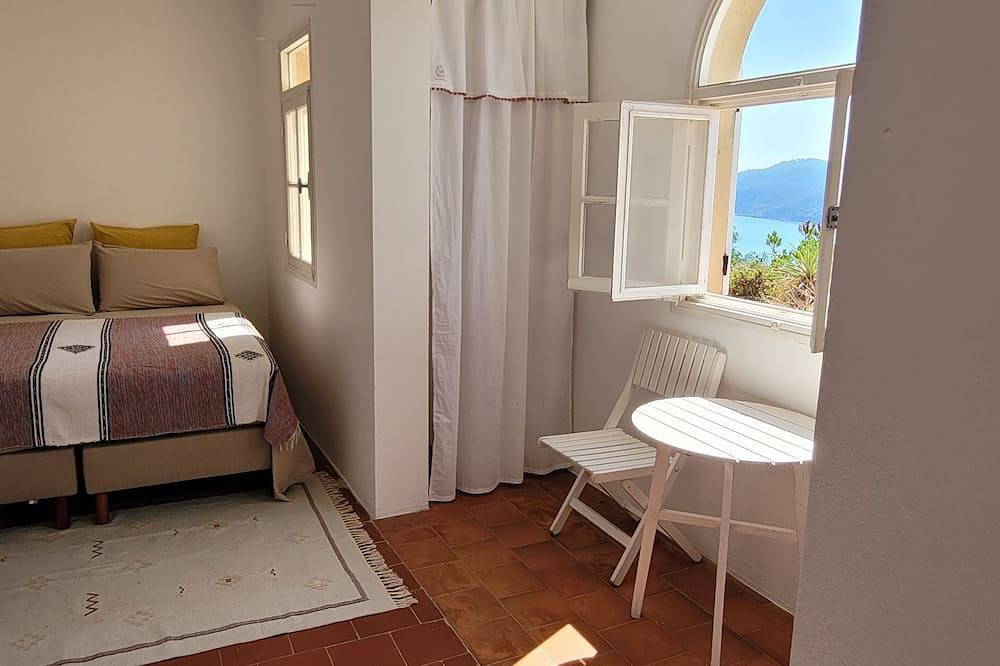 Charming house on Ile du Levant in Hyeres, Parc national Port-Cros