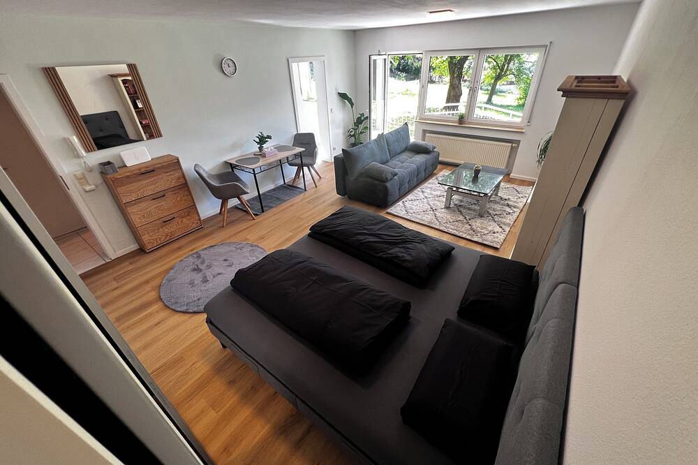 Ganze Wohnung, Apartment Ferienwohnung mit Grünem Blick Terrasse & Neu saniert 24h Check-In in Freudenberg am Main, Taubertal