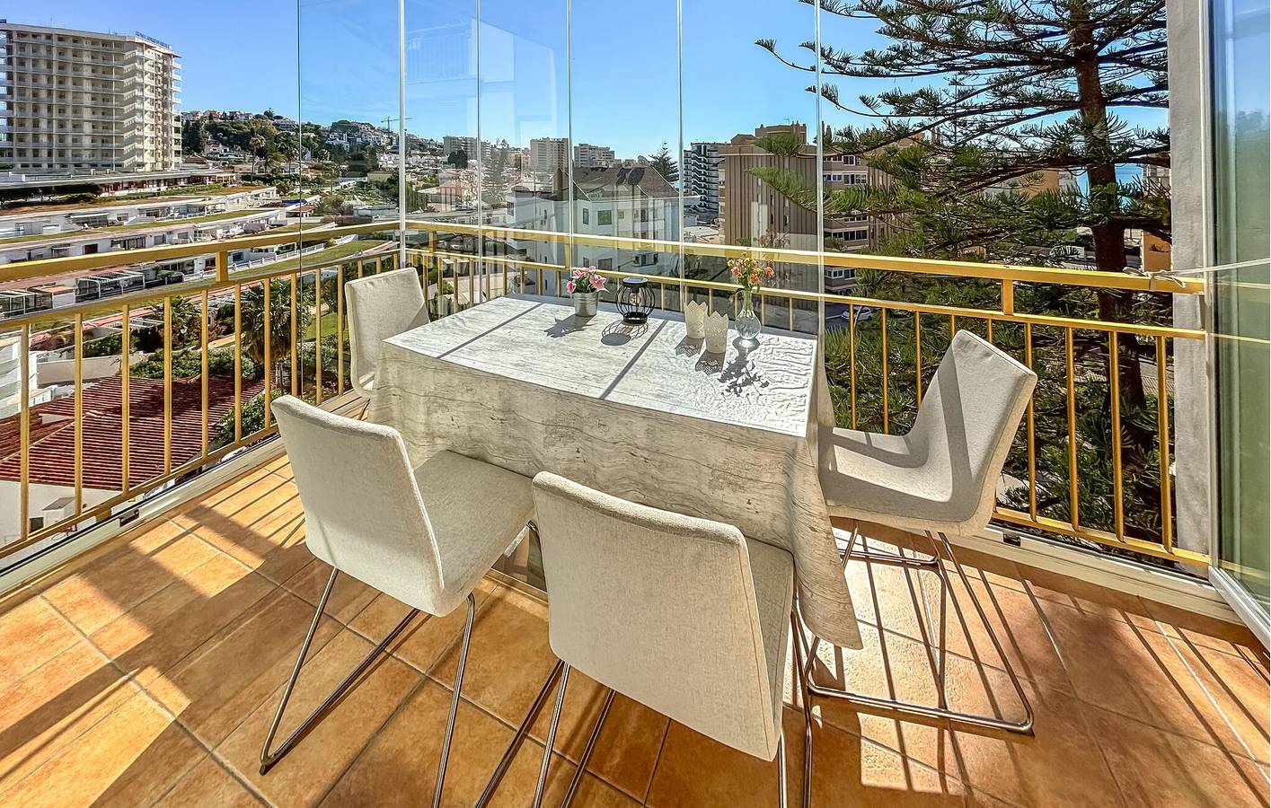 Ganze Ferienwohnung, WiFi-Rückzug am Pool in der Nähe von Playa de Torreblanca in Torreblanca (Fuengirola), Fuengirola