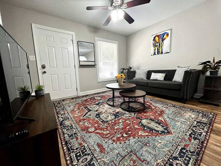 Ferienwohnung für 4 Personen, mit Balkon und Garten in Charlotte