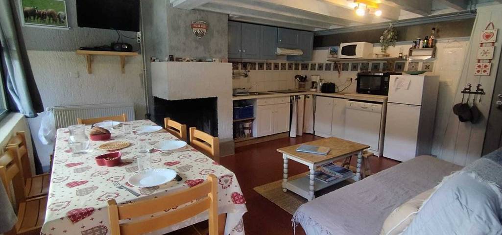 Gîte pour 6 personnes, avec vue sur le lac et terrasse, animaux acceptés en France - 3