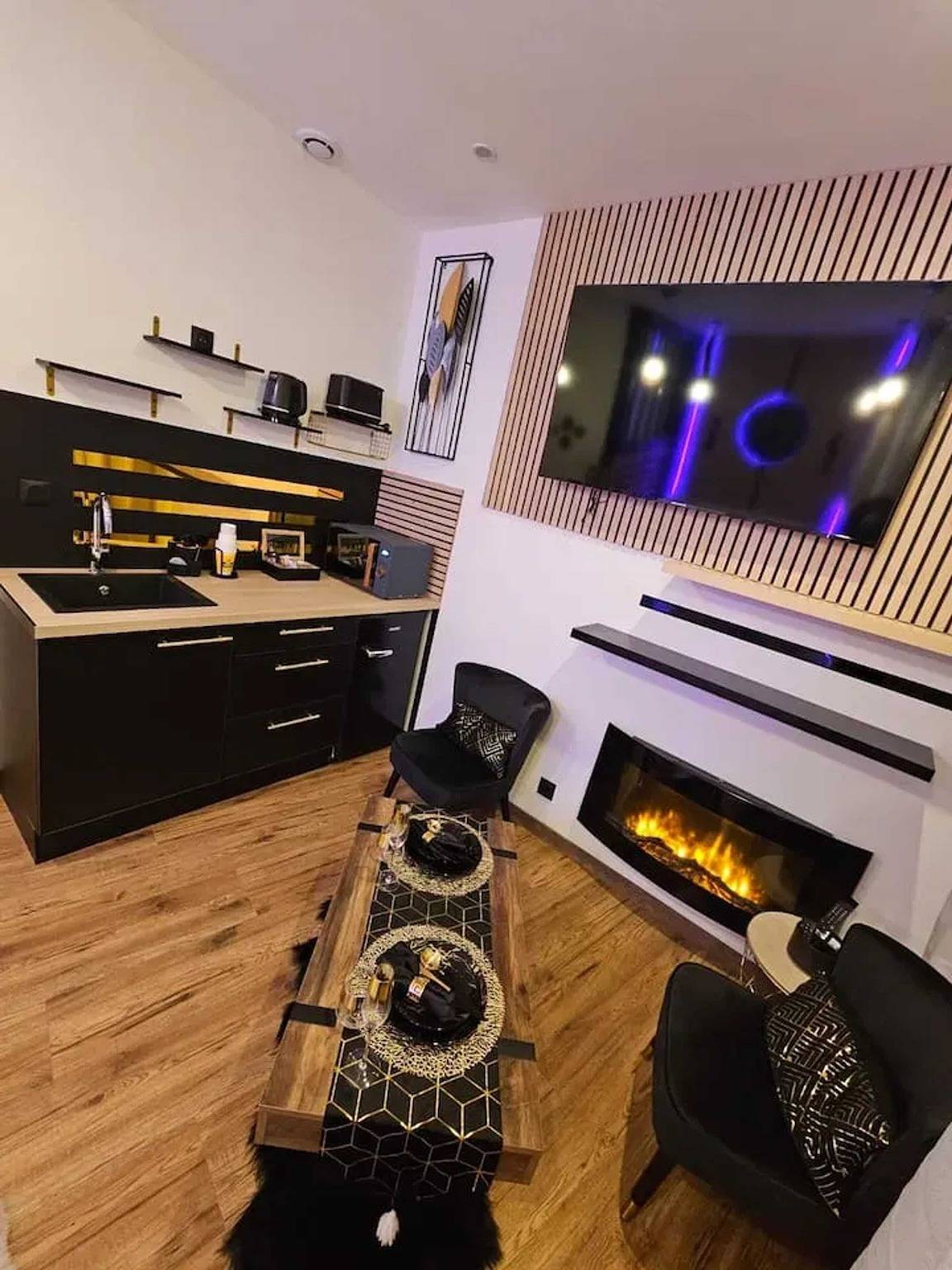 Appartement entier, Appartement spacieux à Montbéliard avec espace bien-être privé in Montbéliard, Doubs