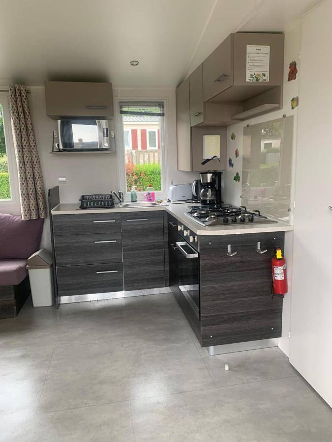 Parc de vacances pour 8 personnes, avec jacuzzi et jardin ainsi que piscine et terrasse, animaux acceptés à Litteau - 3