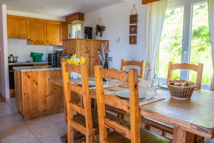 Gîte pour 8 personnes, avec terrasse à Aumont-Aubrac - 3