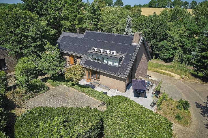Villa voor 12 personen, with tuin and whirlpool as well as terras, met huisdier in Zuid-Limburg