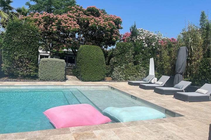 Location de vacances pour 9 personnes, avec jardin et jacuzzi à Pérols