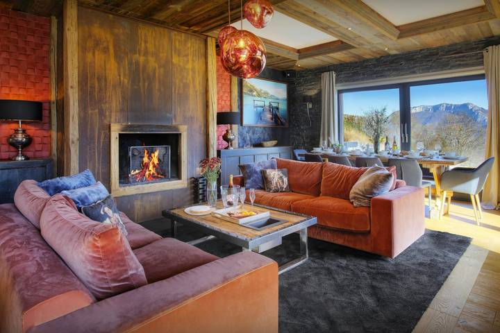Chalet pour 11 personnes, avec Balcon et Jacuzzi ainsi que Terrasse et Jardin