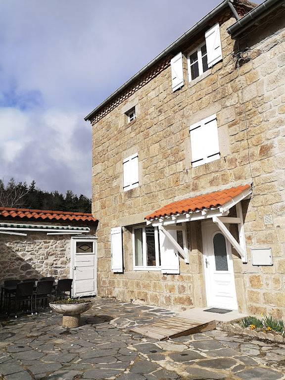 Gîte pour 10 personnes, avec terrasse à Marlhes - 2