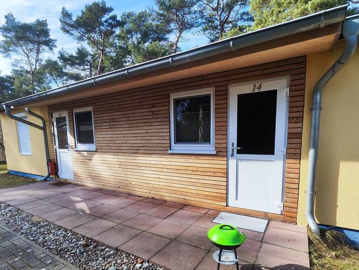 Bungalow für 4 Personen, mit Terrasse und Garten