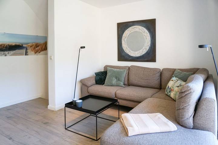 Ganze Wohnung, Zentral gelegene Ferienwohnung, nur 200 Meter vom Wenningstedter Hauptstrand in Wenningstedt, Sylt