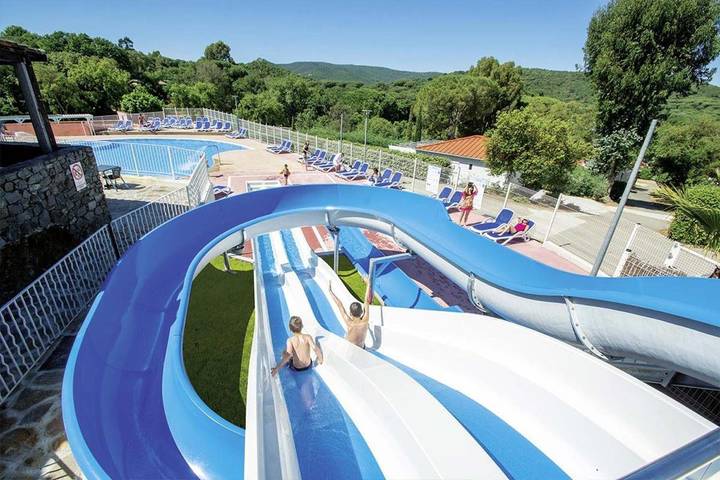 Camping pour 6 personnes, avec Jacuzzi et Terrasse ainsi que Jardin et Bassin pour enfant à Gassin - 2