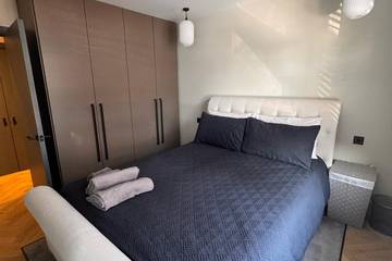 Holiday Apartment for 6 People in Chessington World of Adventures, Surrey, Photo 4
