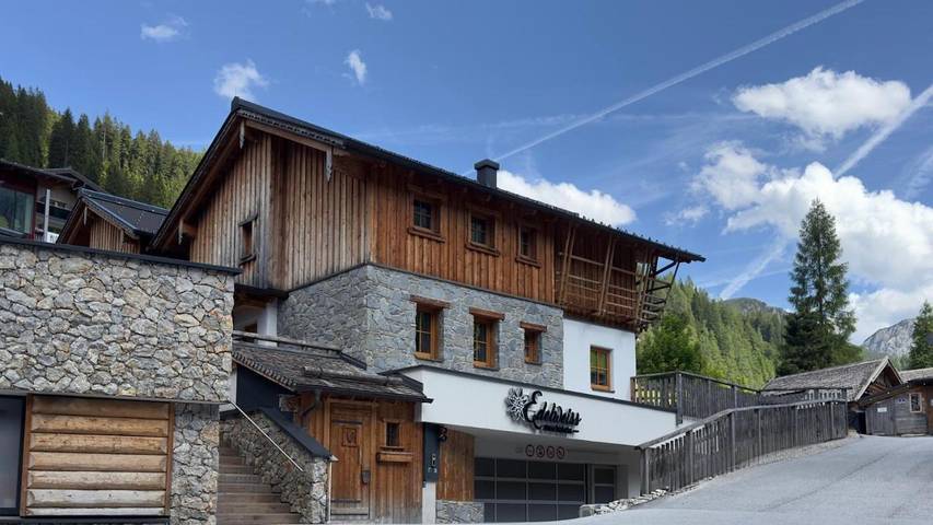 Ferienhaus für 8 Personen, mit Balkon und Terrasse sowie Kinderpool und Sauna in Altenmarkt im Pongau