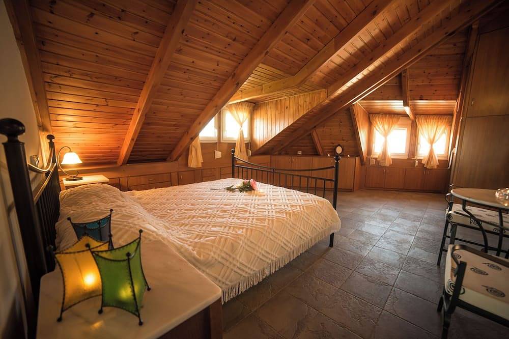Ganze Wohnung, Billi's Loft granting stunning sea views ideal for a relaxing holiday. in Loutraki-Perachora, Korinthia