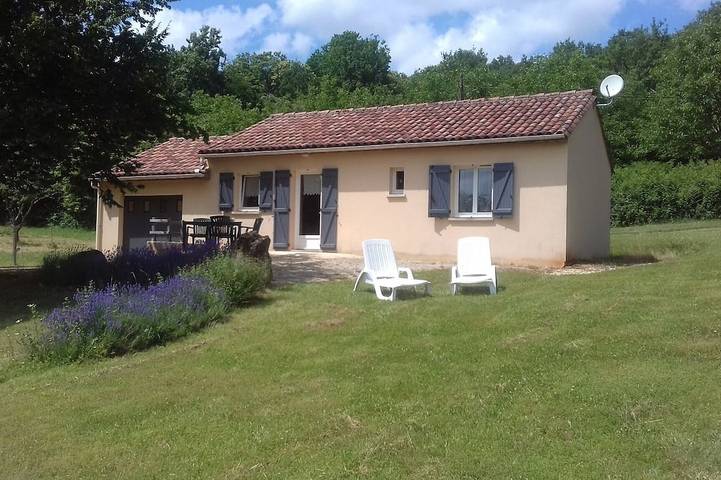 Location de vacances pour 4 personnes, avec jardin et terrasse à Paulin