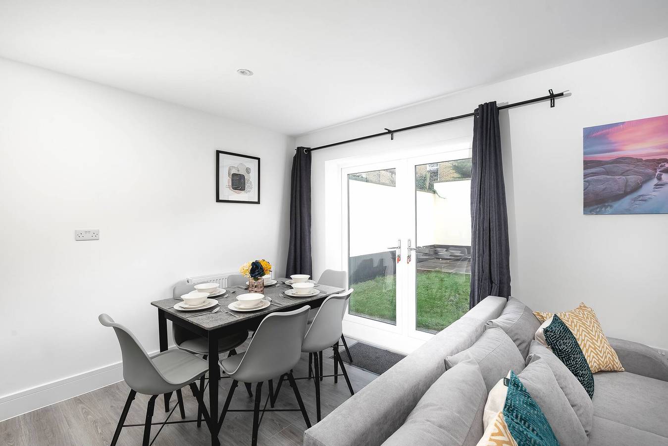 Entire apartment, Skyvillion vineyard Court, Enfield, 2 bed, with garden in London, South East England