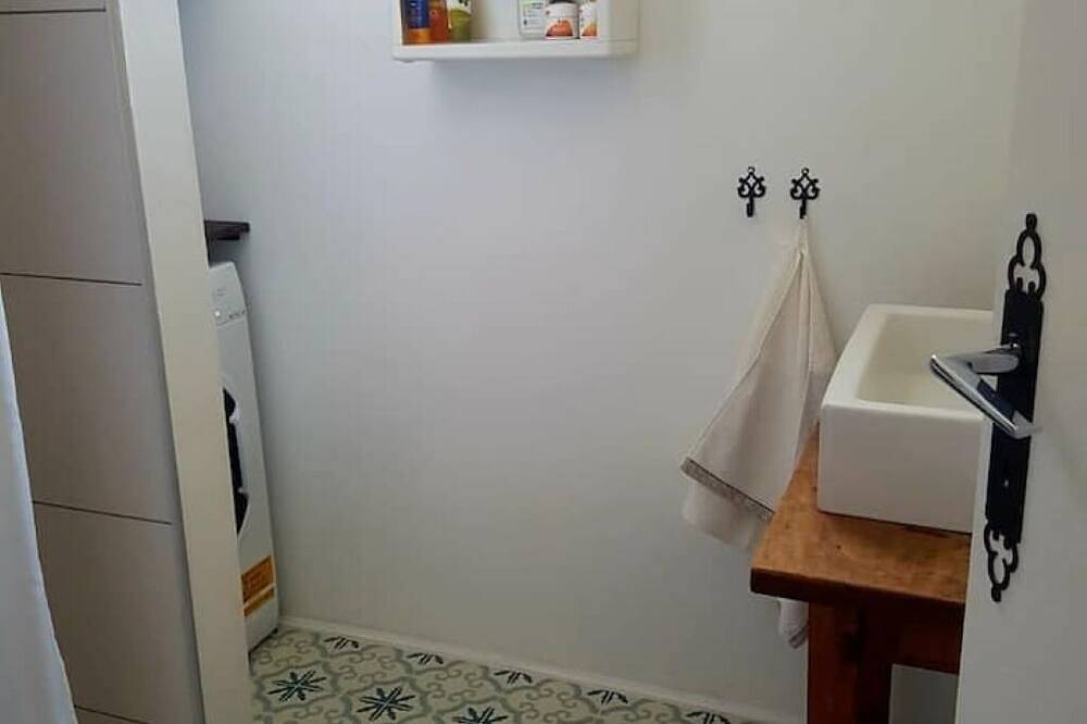 Appartement entier, Charming apartment in 5* resort on the Côte d'Azur, direct sea view in Côte méditerranéenne (France)