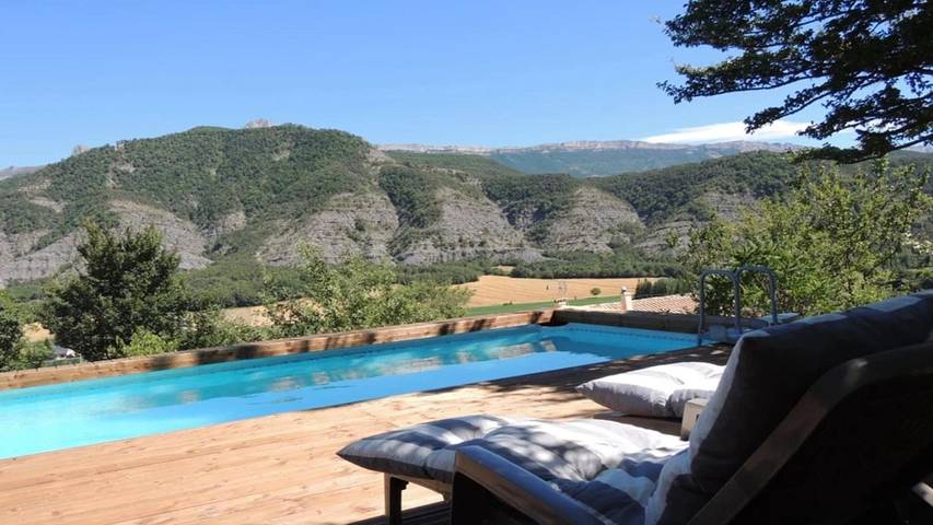 Casa de vacaciones para 4 personas, con piscina además de terraza y jardín - 1