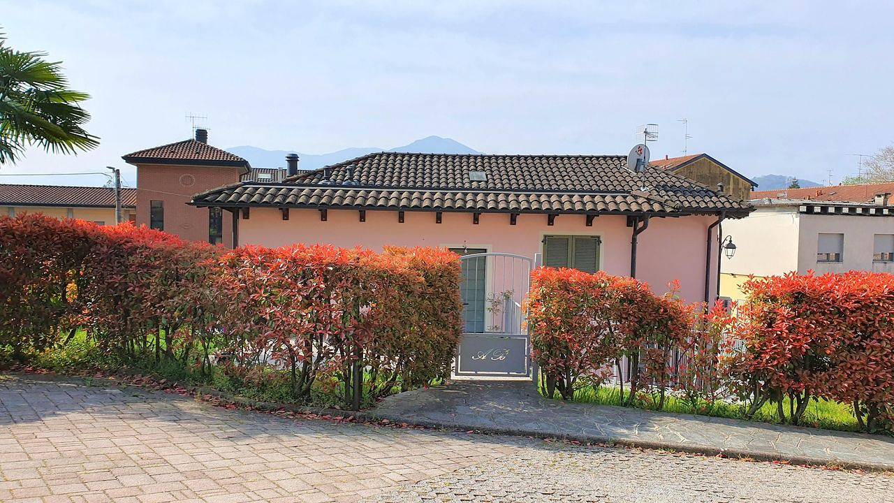 Entire holiday apartment, Ferienwohnung für 2 Personen (50 m²) in Luino in Luino, Comune di Luino