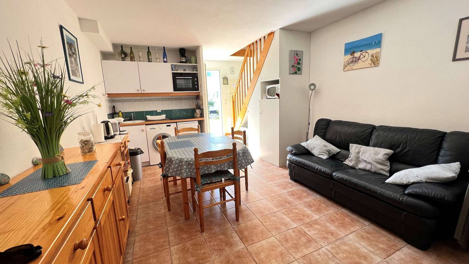 Appartement de vacances entier, Jolie maison à étage avec cour, piscine et parking in Ars-en-Ré, Île de Ré