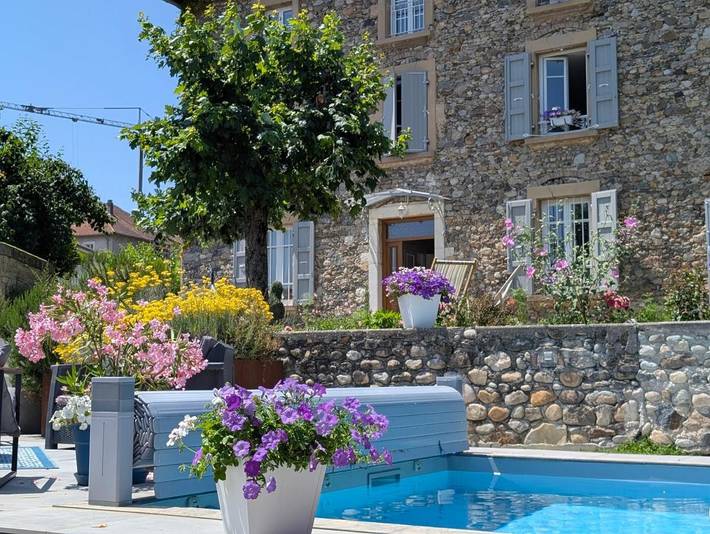 Chambre d’hôte pour 2 personnes, avec Terrasse et Jardin ainsi que Piscine et Vue