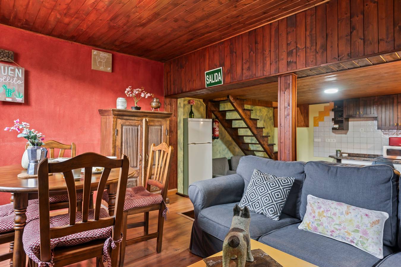 Ganze Wohnung, Ferienwohnung 'Montegrande Umgeben von Bergen' mit Gemeinschaftsterrasse & Wlan in Teverga, Cordillera Cantábrica