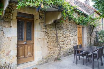 Gîte pour 4 personnes, avec jardin à Groléjac