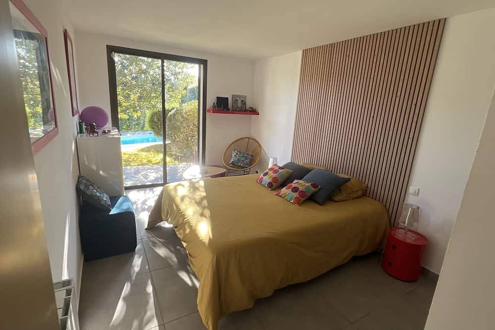 Villa  d'architecte Les Ameniers , contemporaine de 230 m2 ,à 5mn de la plage . in Toulon, Côte méditerranéenne (France)
