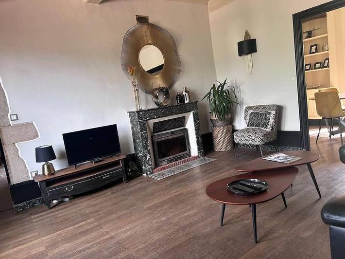 Gîte pour 4 personnes, avec terrasse dans Igé