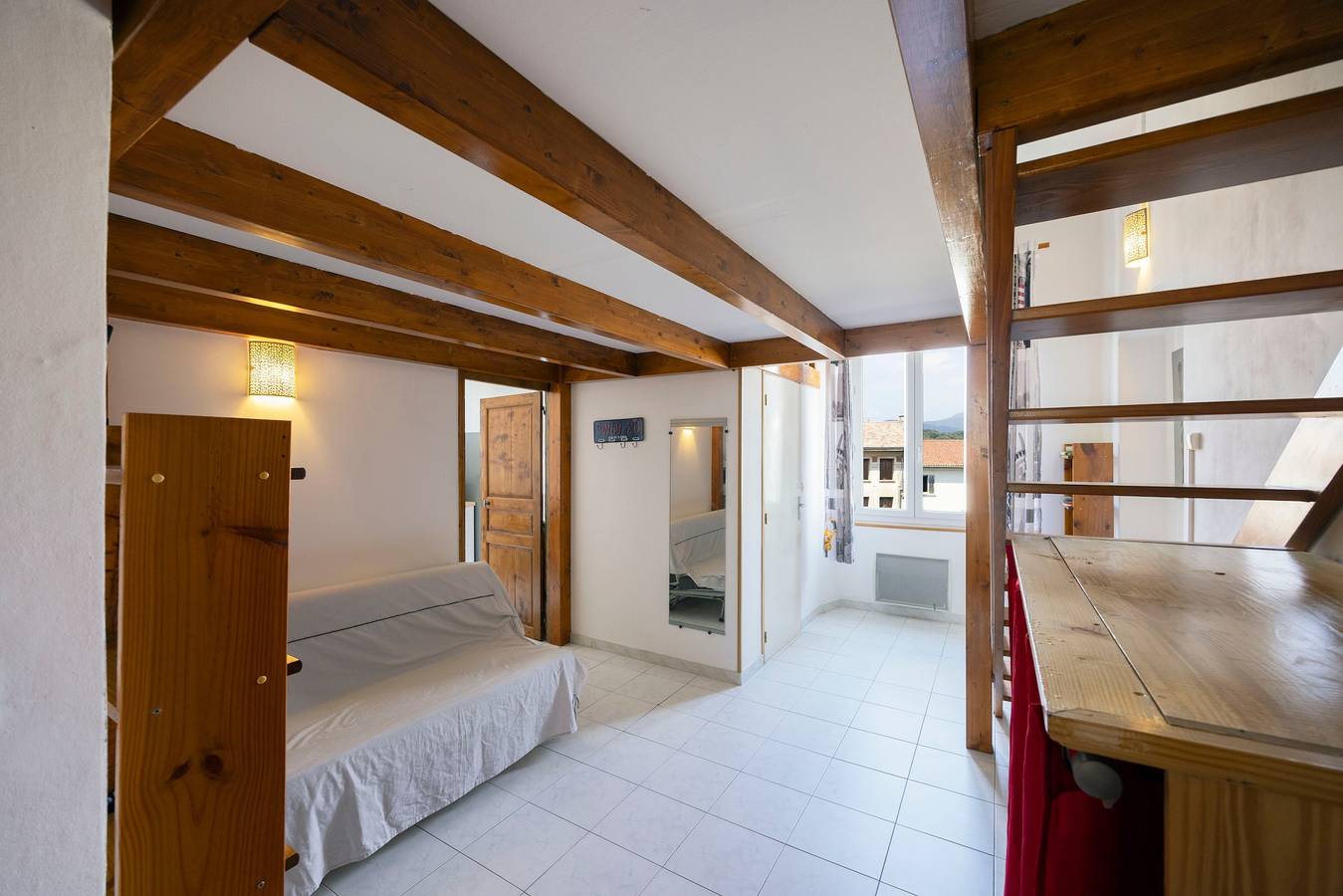 Appartement entier, Appartement douillet Place Paoli – Vue montagne, cœur de Corte in Corte, Parc naturel régional de Corse