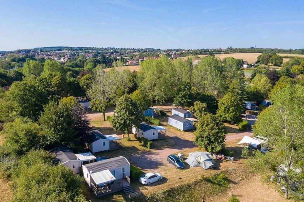 Camping 3 étoiles - Piscine  - eeiiei in Saulieu, Región de Montbard