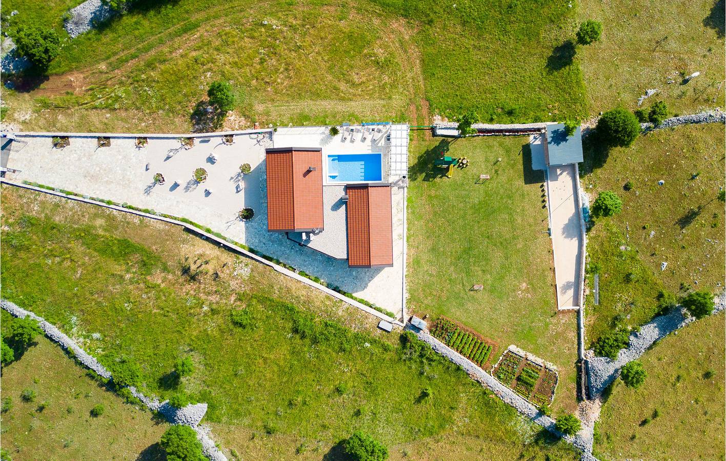 Geräumige 150 m² große Wohnung mit beheiztem Pool und Terrasse – der perfekte Rückzugsort! in Makarska Riviera