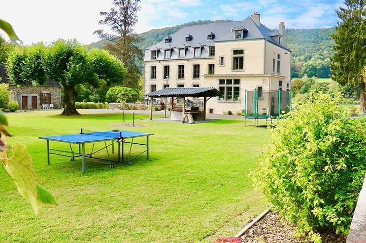Location de vacances pour 20 personnes, avec balcon et jardin à Vireux-Wallerand