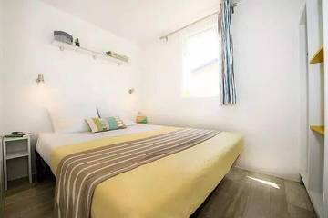 Camping pour 4 Personnes dans Millau, Parc naturel régional des Grands Causses, Photo 1