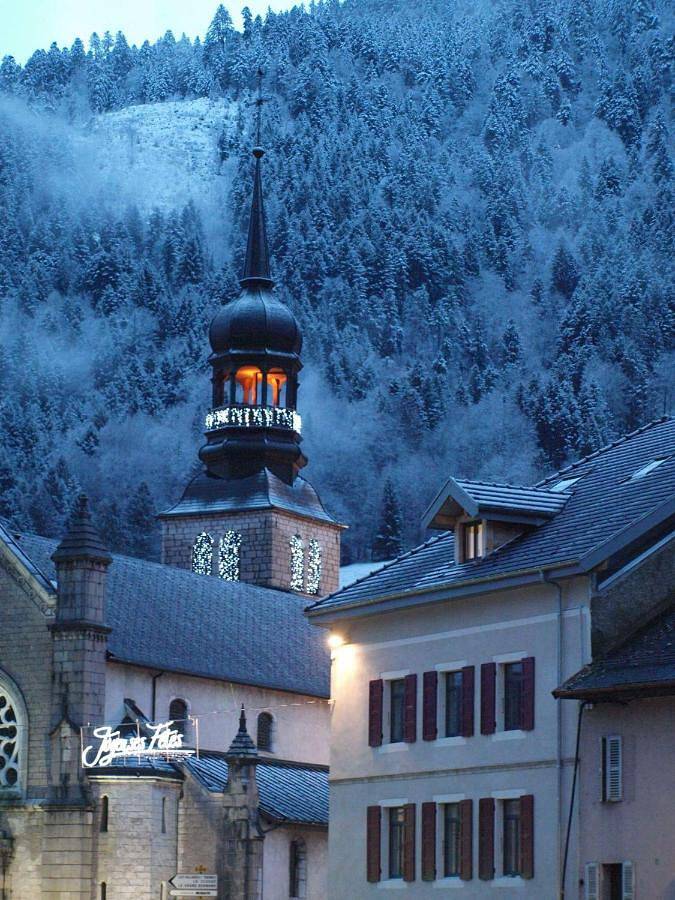 Hôtel pour 2 personnes, avec terrasse dans Office De Tourisme De Pole De Thones Val Sulens - 3