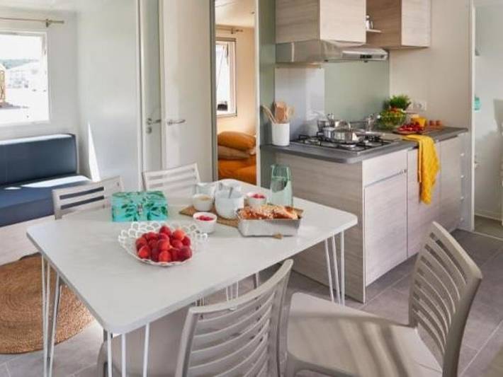 Flower Camping de l'Olivigne - Mobilheim 4 personen - Homeflower Premium 29 m² 2 Zimmer + Terrasse 17m² + Tv + Lv + Clim + Plancha 4 Pers. in Bize-Minervois, Mittelmeerküste (Frankreich)
