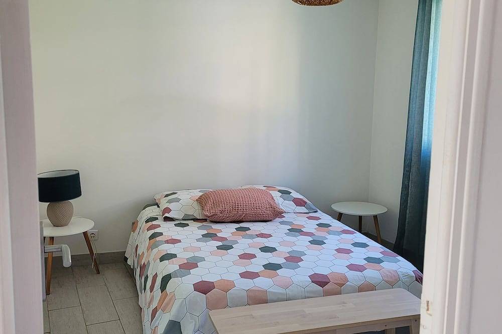 Entire apartment, T2 near historic center in Manosque, Parc naturel régional du Luberon