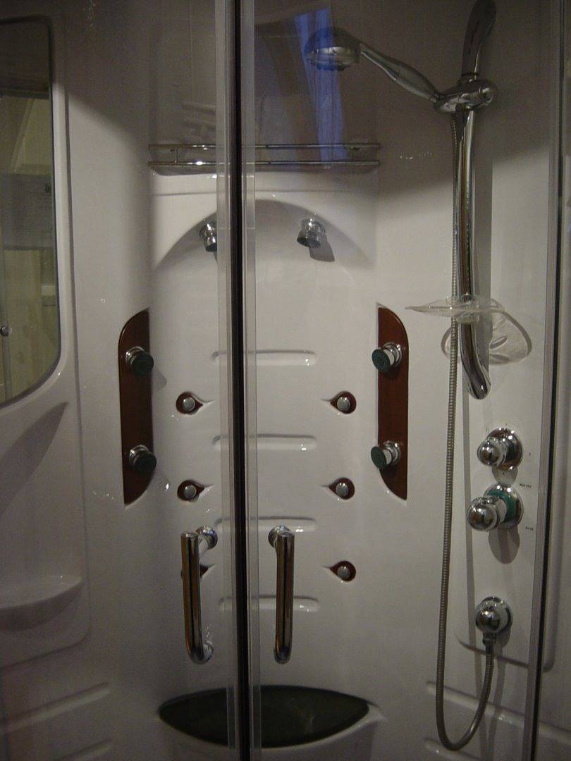 Appartement entier, Gite avec piscine couverte et chauffée à partir de mars + spa 37° in La Pernelle, Région de Cherbourg