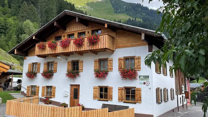 Ferienwohnung für 5 Personen, mit Balkon und Garten - 1
