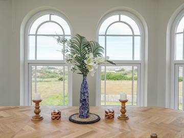 Cottage for 18 People in Rhosneigr, Isle of Anglesey, Photo 2