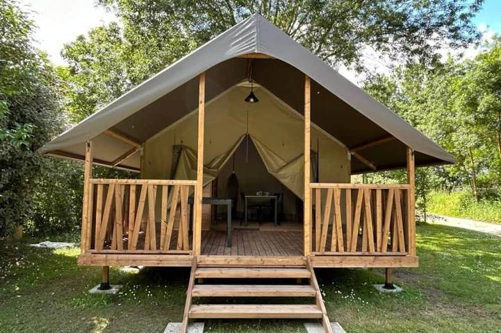 Mobil home pour 4 personnes dans Chateau De La Vigne