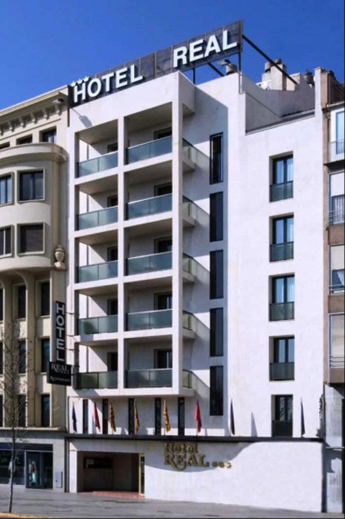 Hotel for 10 people, with terrace - 1