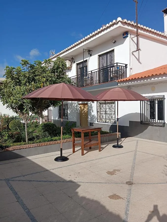 Chalet para 14 personas, con vistas y piscina además de terraza y jardín - 1