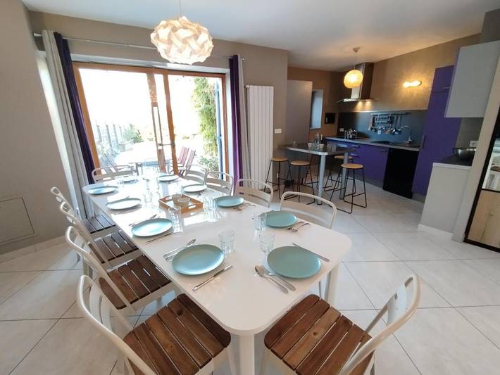 Location de vacances pour 12 personnes, avec vue ainsi que piscine et jardin à Les Ollières-sur-Eyrieux - 3