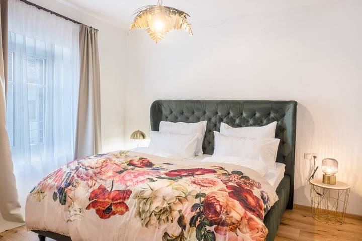 Entire apartment, Apartment "Eichhof Thymian" with Private Covered Terrace, Shared Garden & Wi-Fi in Tramin an der Weinstraße, Nonsberg Group