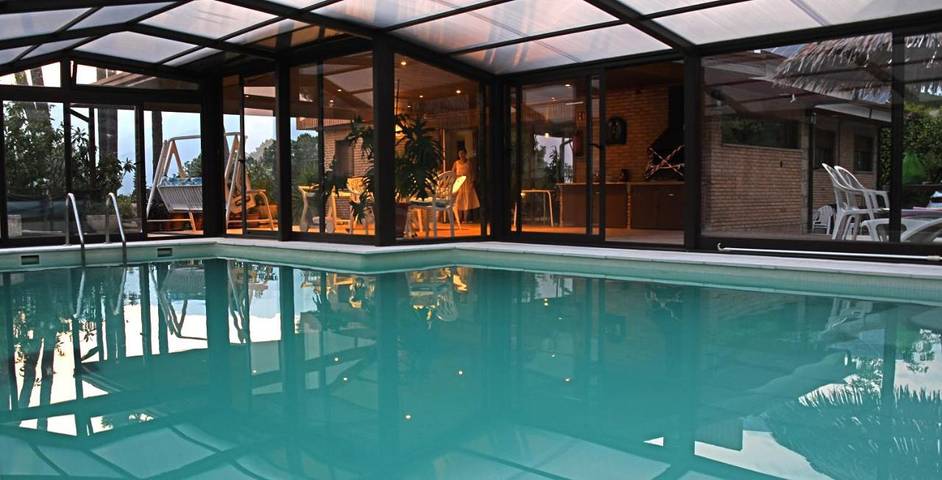Ferienhaus für 8 Personen, mit Terrasse und Garten sowie Pool und Ausblick in Arenas de San Pedro