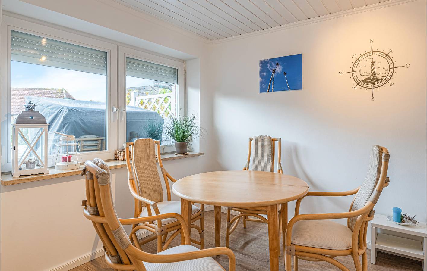 Strandnahes 90m² Apartment mit Parkplatz, Terrasse & WiFi in Friedrichskoog-Spitze, Friedrichskoog
