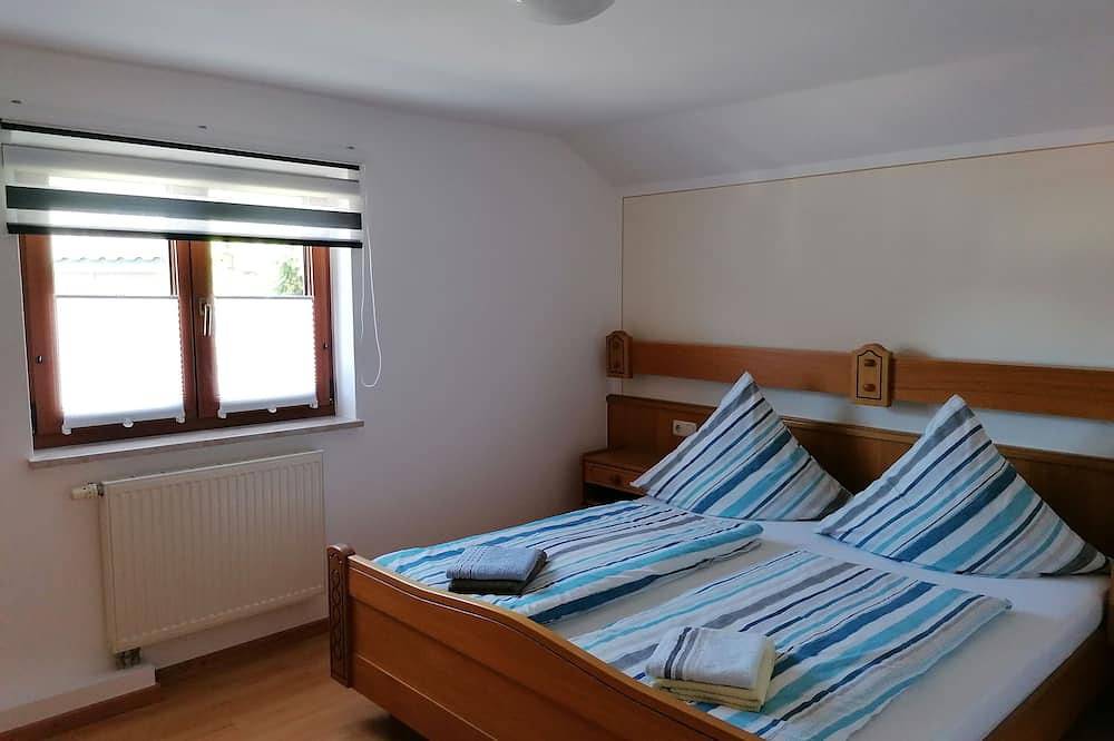 Ganze Wohnung, Ferienwohnung in herrlicher Lage mit großer Terrasse und schönem Bergblick in Grünten, Burgberg im Allgäu